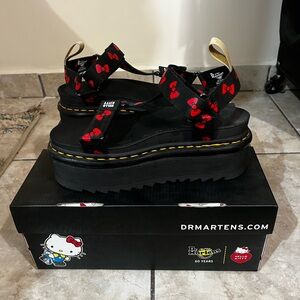DR MARTENS X HELLO KITTY SANDALS